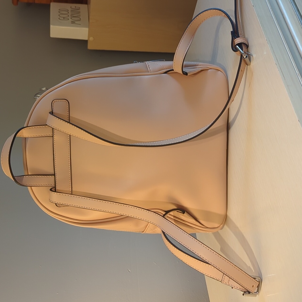 Blush pink quilted Steve Madden backpack 2 outside pockets, 3 inside, like new - Picture 6 of 11